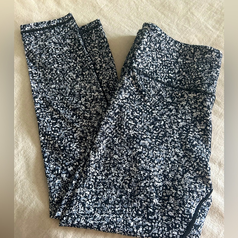 🖤🩶ZYIA Active Soft n Snug 7/8 Black Mosaic Leggings Size 8 - 10